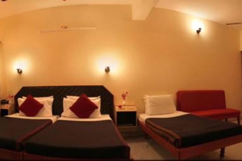 Hotel Ram International Пондичерри Экстерьер фото
