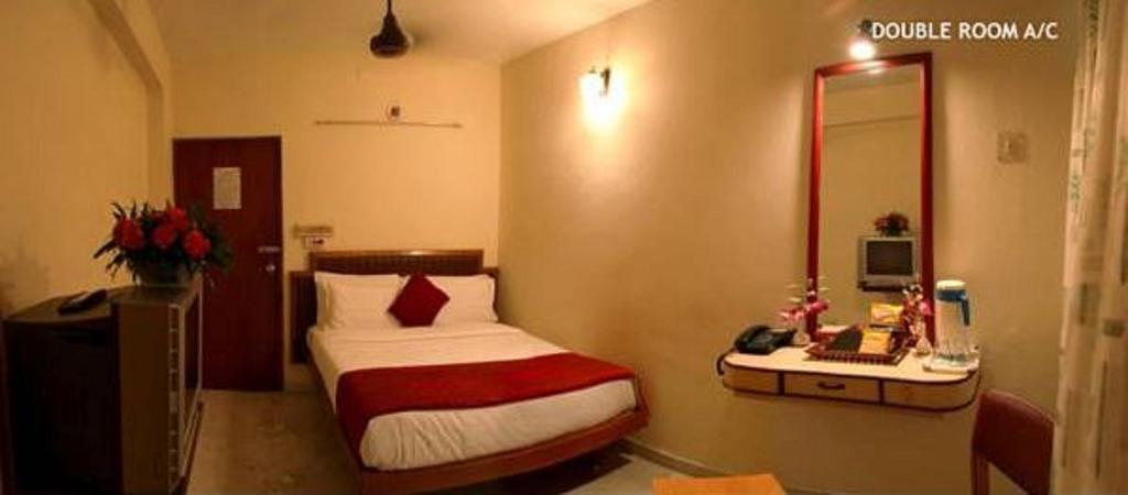 Hotel Ram International Пондичерри Экстерьер фото